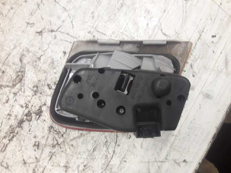 Recambio de piloto trasero derecho para bmw serie 3 berlina (e46) 320d referencia OEM IAM  TAPA MALETERO 