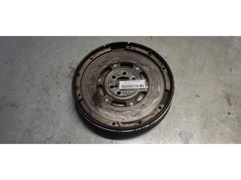 Recambio de volante motor para audi a4 avant (b5) 1.9 tdi referencia OEM IAM   