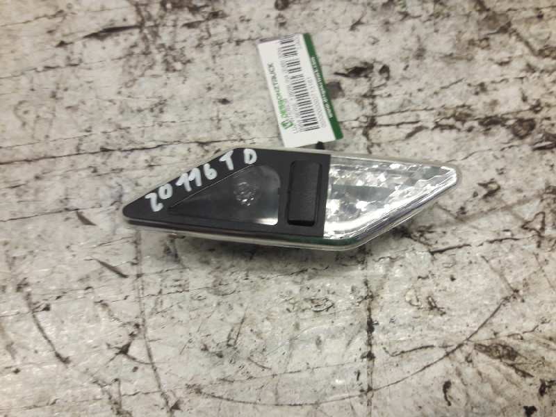 Recambio de luz interior para bmw serie 3 berlina (e46) 320d referencia OEM IAM 2JA00787702 TRASERA DERECHA 