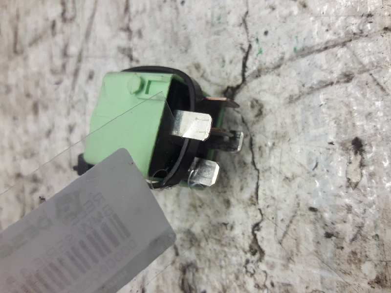 Recambio de rele para bmw serie 3 berlina (e46) 320d referencia OEM IAM 61368373700  