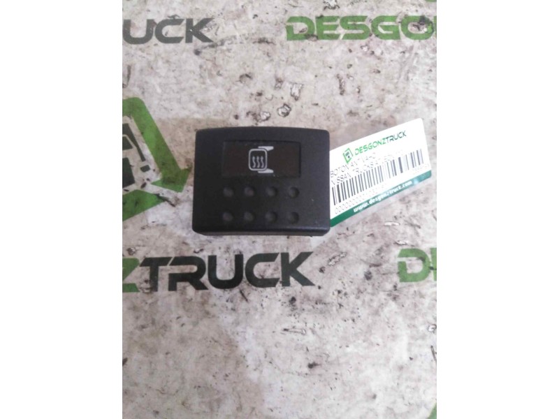 Recambio de boton antivaho para nissan trucks atleon 130.21 referencia OEM IAM 255819X100 BOTON ANTIVAHO RETROVISOR 