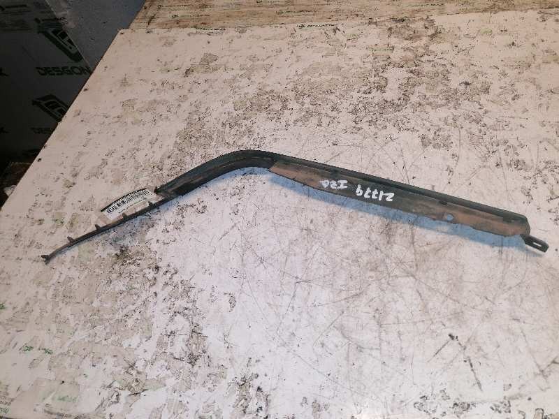 Recambio de moldura para mercedes-benz clase c (w202) berlina referencia OEM IAM 2028200177 BAJO FARO IZQUIERDO 