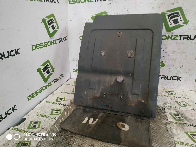 Recambio de guardabarros delantero derecho para iveco eurocargo 05.03  fg 75 e tráfico urbano referencia OEM IAM   