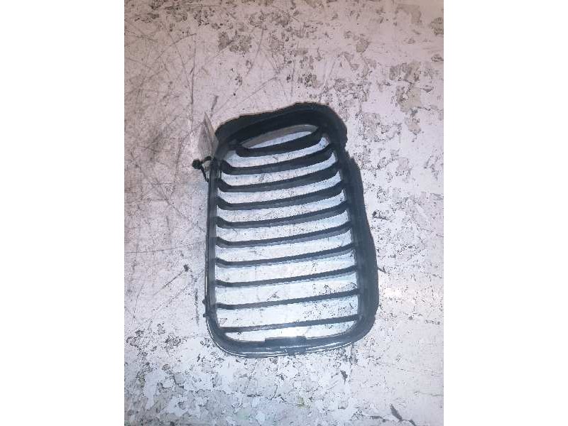 Recambio de rejilla delantera izquierda para bmw serie 3 berlina (e46) 323i referencia OEM IAM   