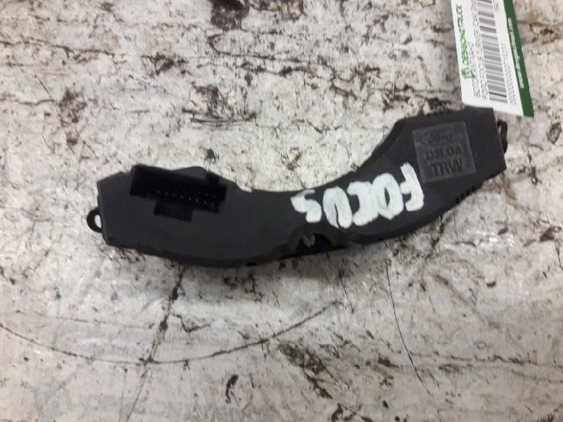 Recambio de boton antivaho para ford focus turnier (cak) ghia referencia OEM IAM YS4T19A945BA  