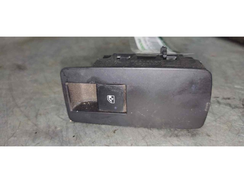Recambio de mando elevalunas trasero izquierdo para opel insignia berlina cosmo referencia OEM IAM 13222231 5 PINS 