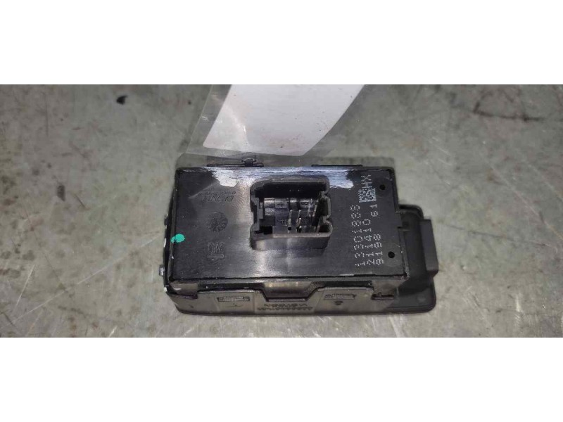 Recambio de mando elevalunas trasero izquierdo para opel insignia berlina cosmo referencia OEM IAM 13222231 5 PINS 