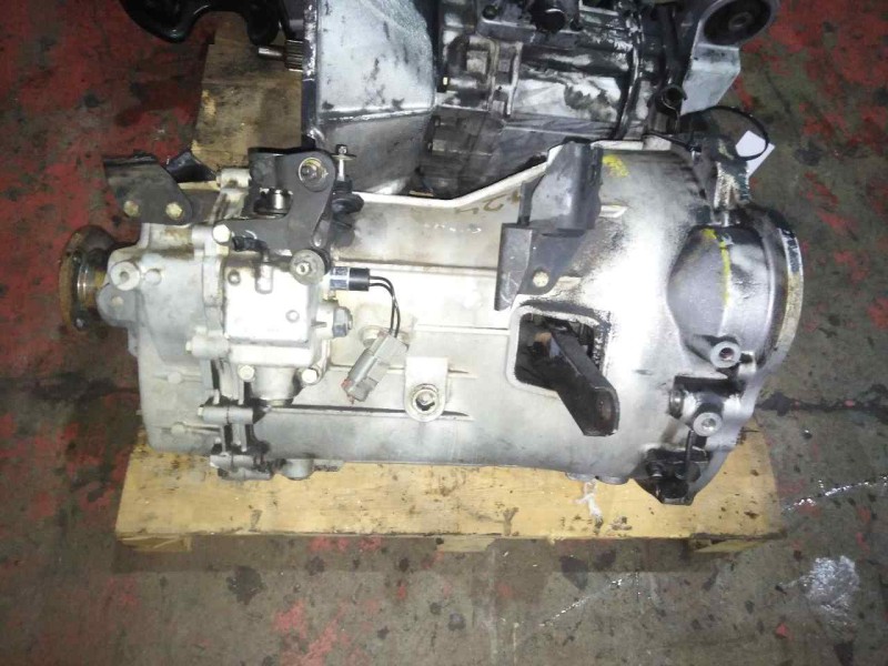 Recambio de caja cambios para nissan trucks atleon 130.21 referencia OEM IAM RE2217-01 32101-950A 32131-9X50A