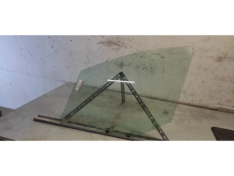 Recambio de luna delantera izquierda para peugeot 308 confort referencia OEM IAM   