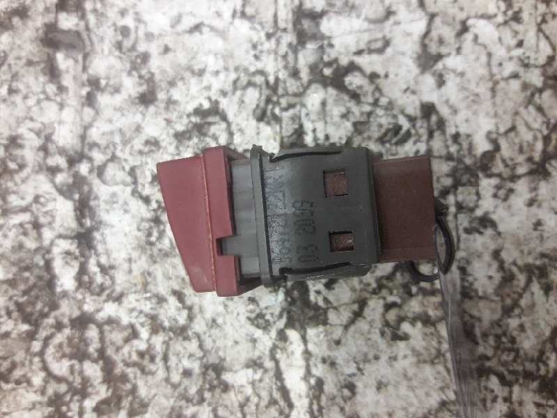 Recambio de warning para peugeot 207 sw confort referencia OEM IAM 96472122KR 4 PINS 