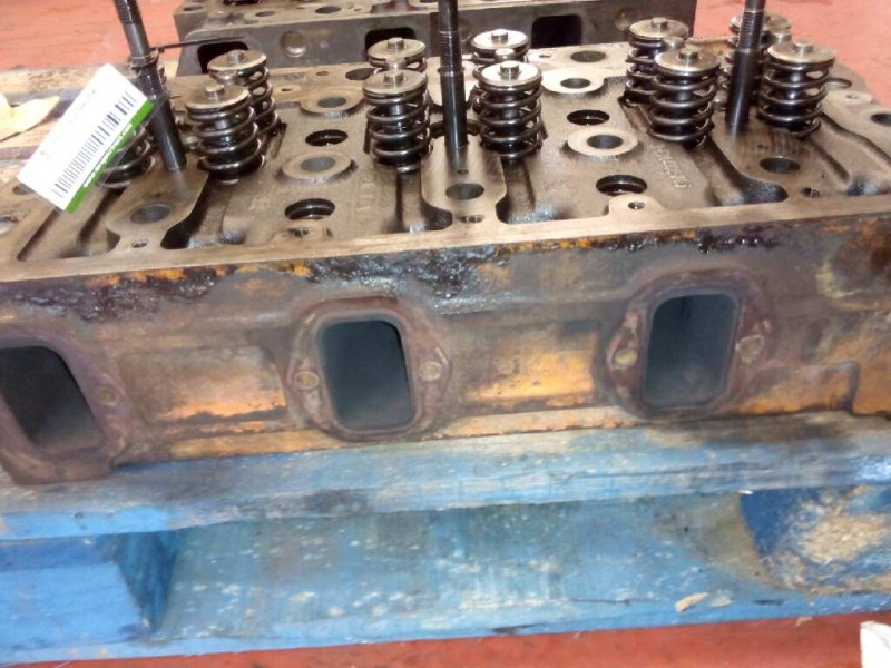 Recambio de culata para pegaso trucks serie 1200 1236 referencia OEM IAM 3EM406715  