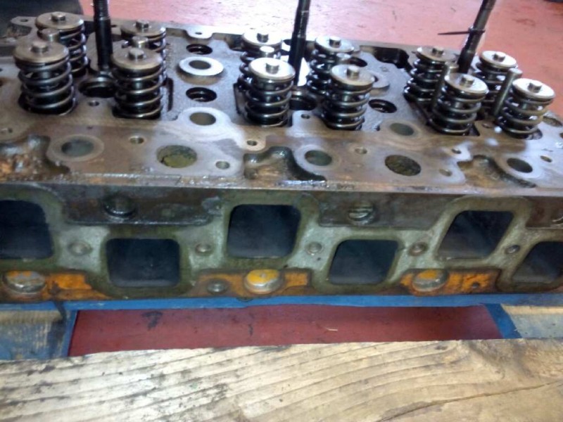 Recambio de culata para pegaso trucks serie 1200 1236 referencia OEM IAM 3EM406715  