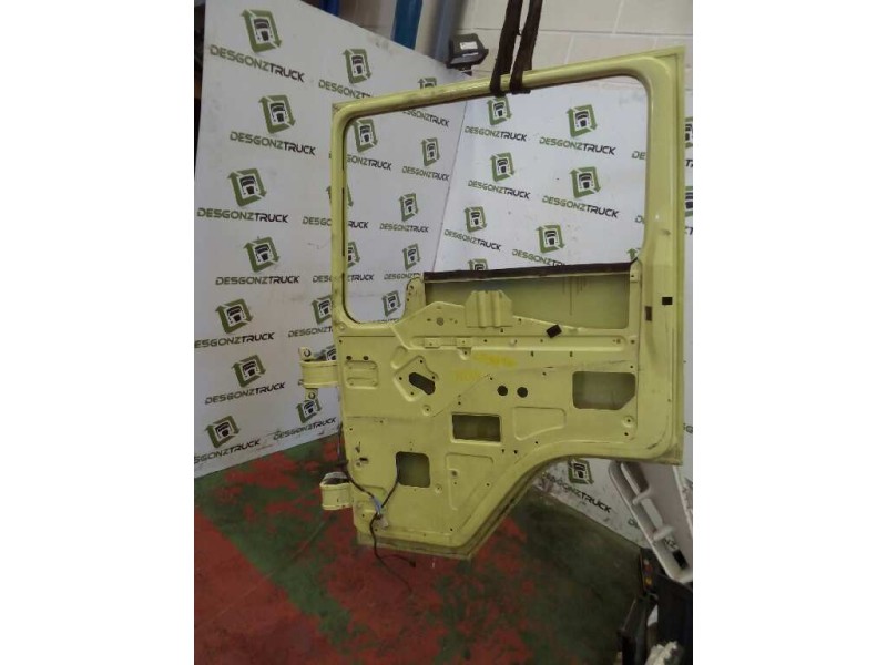 Recambio de puerta delantera derecha para nissan trucks l35.08 ...... referencia OEM IAM   