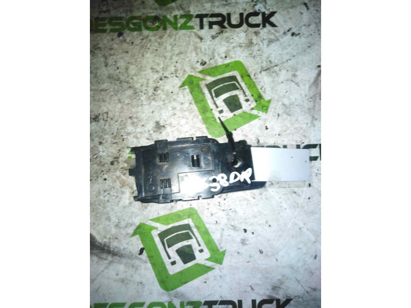 Recambio de maneta interior delantera derecha para nissan trucks atleon 140 referencia OEM IAM   