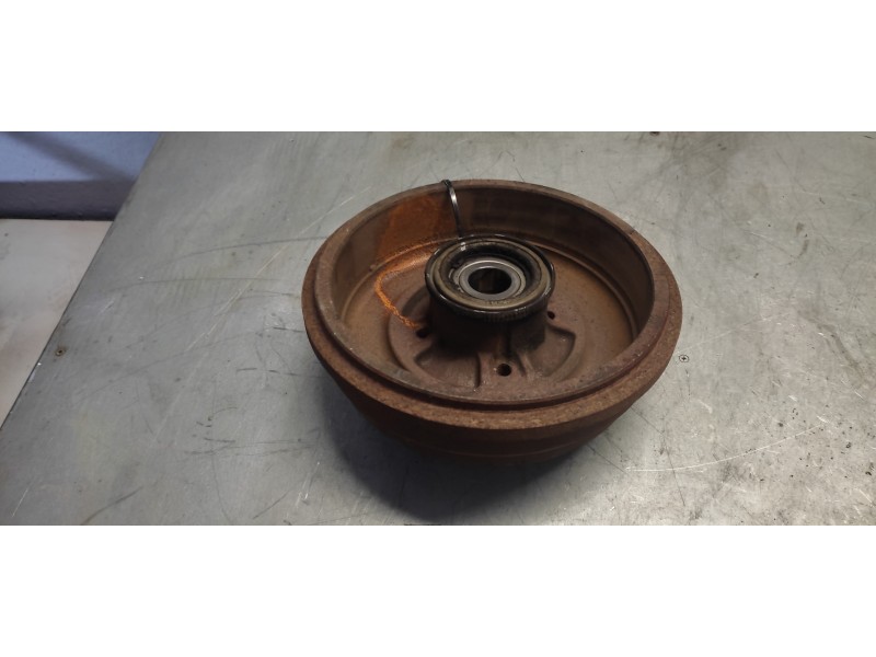 Recambio de tambor freno trasero para dacia logan laureate referencia OEM IAM   