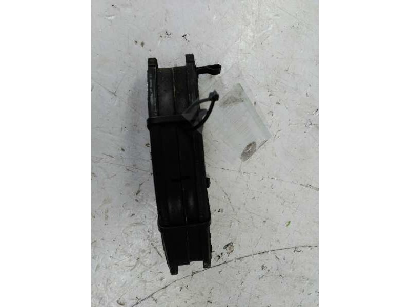 Recambio de pastillas de freno delanteras para kia carnival ii 2.9 cdri ex referencia OEM IAM  IZQUIERDAS 