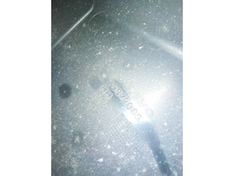 Recambio de guardabarros delantero derecho para volvo fh xxx 12.8 diesel referencia OEM IAM 20372065  
