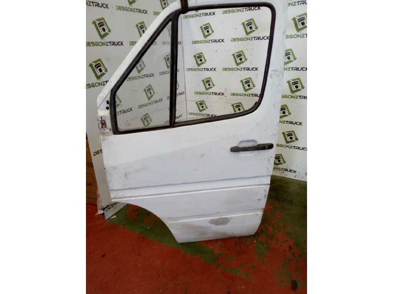 Recambio de puerta delantera izquierda para mercedes trucks sprinter 410 d referencia OEM IAM   