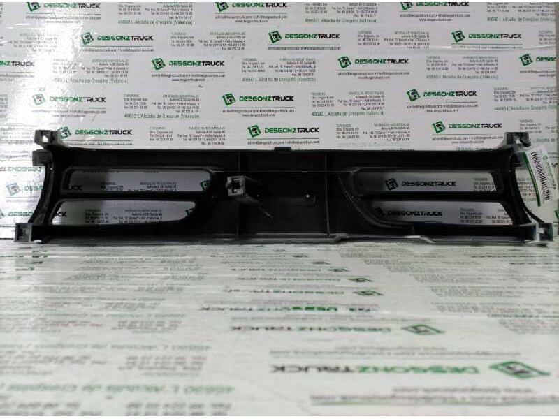 Recambio de rejilla delantera central para nissan primera berl./familiar (p10/w10) gx berlina (a,e) referencia OEM IAM 623103F  