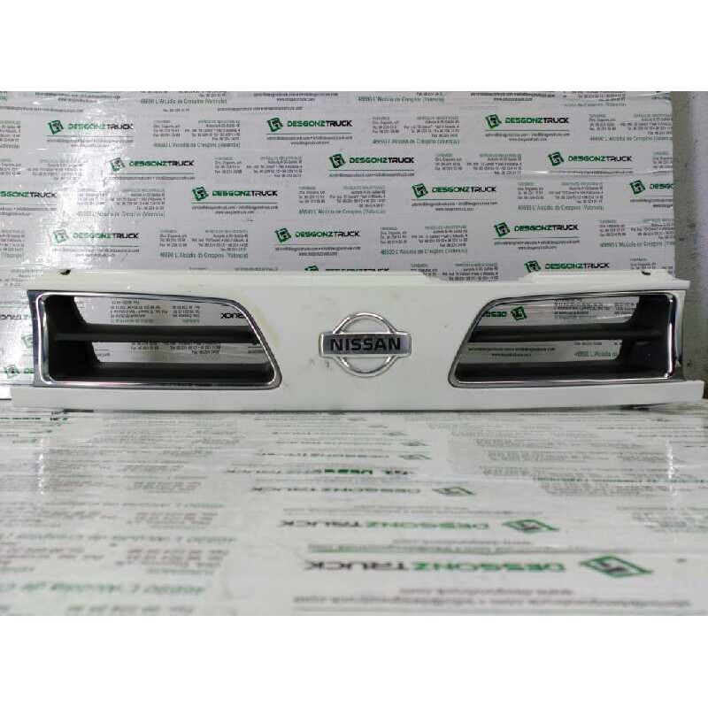 Recambio de rejilla delantera central para nissan primera berl./familiar (p10/w10) gx berlina (a,e) referencia OEM IAM 623103F  