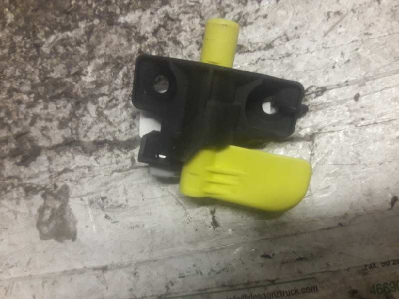 Recambio de freno puerta tras izq para peugeot partner kombi access referencia OEM IAM 9682085077 PUERTA CARGA 