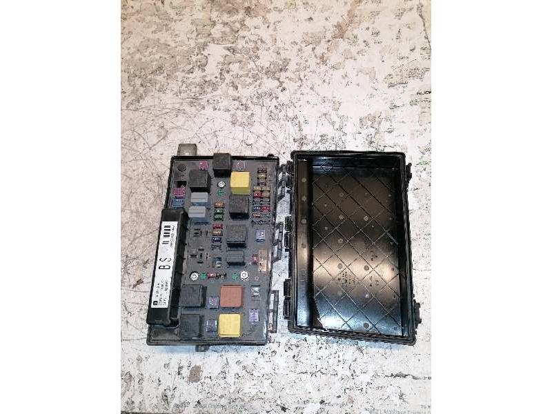 Recambio de caja reles / fusibles para opel astra h berlina elegance referencia OEM IAM 13145039 5DK00866830 74338100