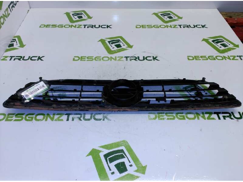 Recambio de rejilla delantera izquierda para opel zafira a comfort referencia OEM IAM 90580685  