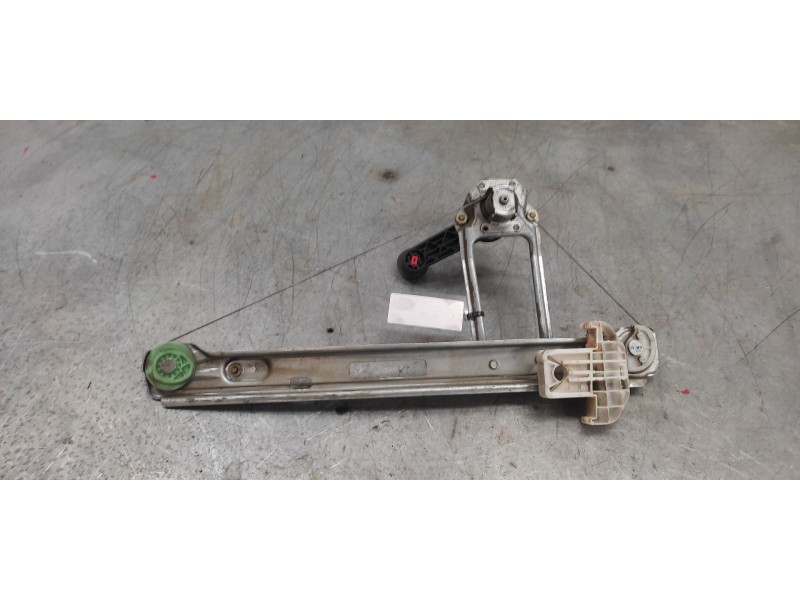 Recambio de elevalunas trasero derecho para ford focus turnier (cak) ghia referencia OEM IAM xs41a27000  