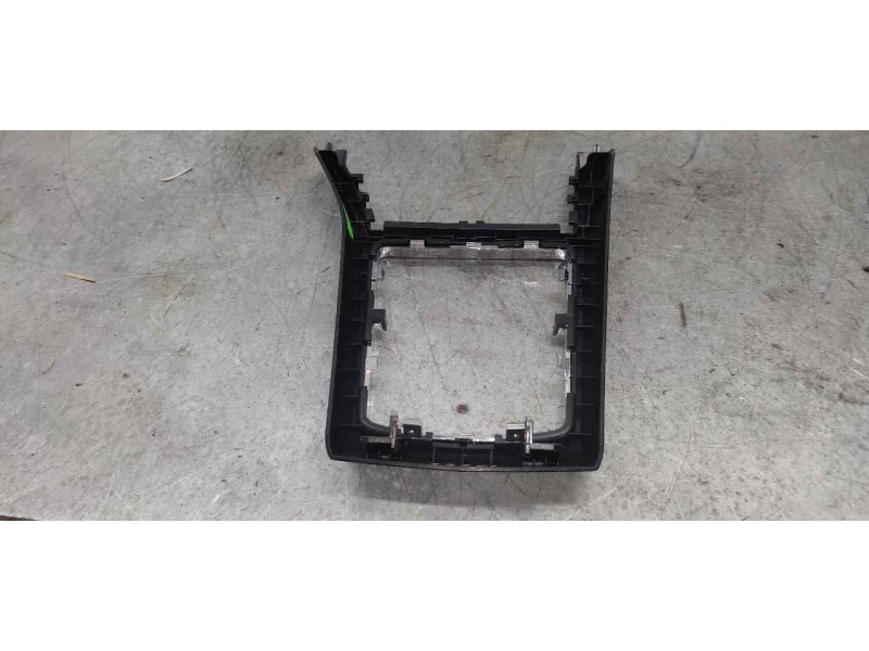 Recambio de guarnecidos palanca cambio para opel astra h ber. cosmo referencia OEM IAM 13116961  