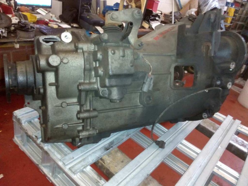 Recambio de caja cambios para nissan cabstar 01.04  cabina simple cabina individual referencia OEM IAM 321019X501 321319X501 