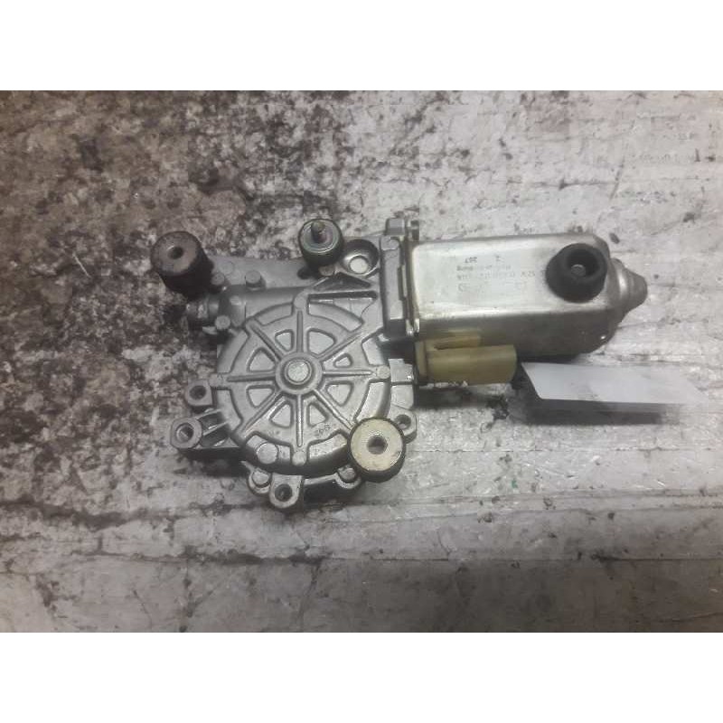 Recambio de motor elevalunas delantero derecho para ford mondeo berlina (gd) referencia OEM IAM 0130821506 2 PINS 