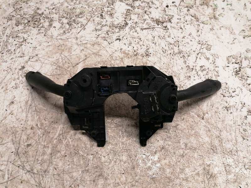 Recambio de mando multifuncion para citroën c4 berlina vtr plus referencia OEM IAM 96621668XT 34565723 