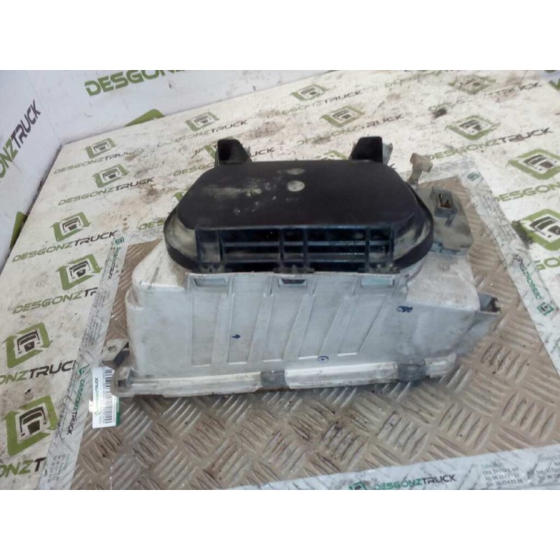 Recambio de faro derecho para mercedes-benz sprinter (w901,w903) combi 312 d (903.471-472) referencia OEM IAM   