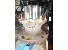 Recambio de buje trasero izquierdo para mercedes-benz atego 6-cil.4x2/bm 970,2,4-6 1228 (4x2) om 906 la l (largo) referencia OEM 2