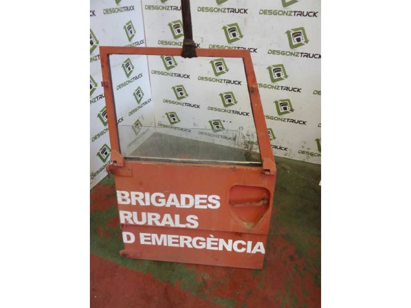 Recambio de puerta delantera derecha para pegaso trucks . pegaso 3046 referencia OEM IAM   