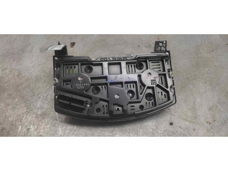 Recambio de cuadro instrumentos para opel zafira b cosmo referencia OEM IAM 13225988  