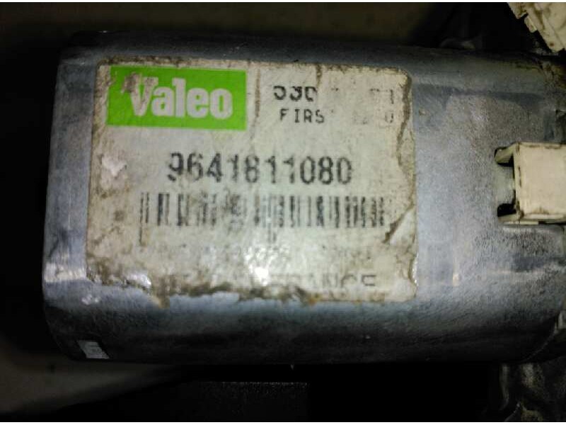 Recambio de motor limpia trasero para peugeot 106 (s2) kid d referencia OEM IAM 6405C4 9641811080 