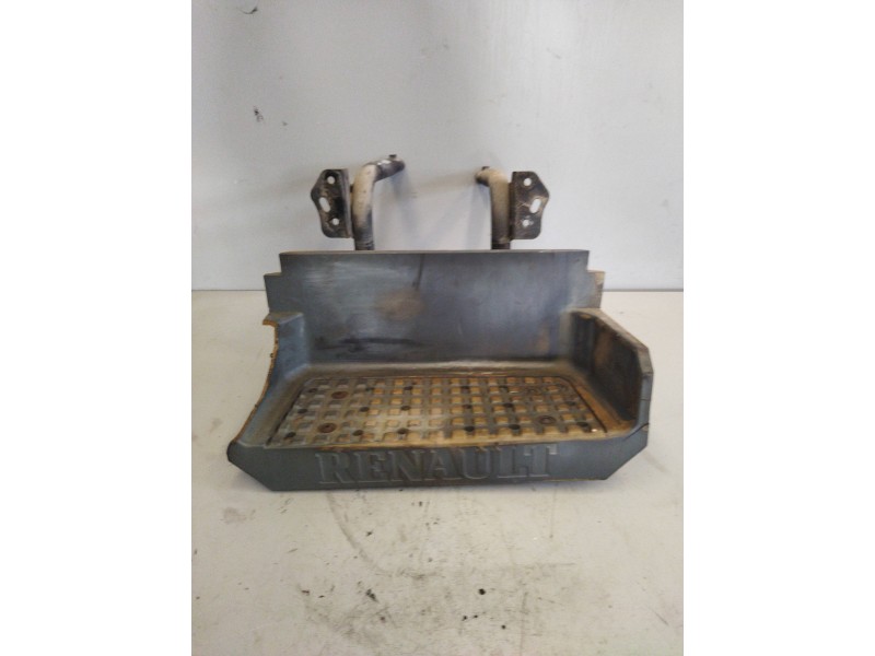 Recambio de peldaño izquierdo para renault m 250.13,15,16)c,d,t midl. e2 6.2 diesel referencia OEM IAM   