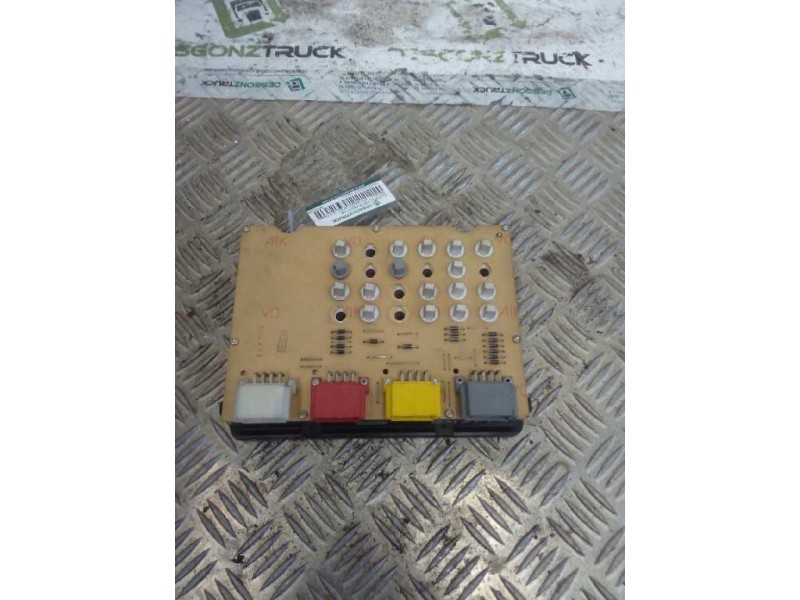 Recambio de cuadro instrumentos para renault 470 magnum e2 12.0 diesel referencia OEM IAM 5010293997  