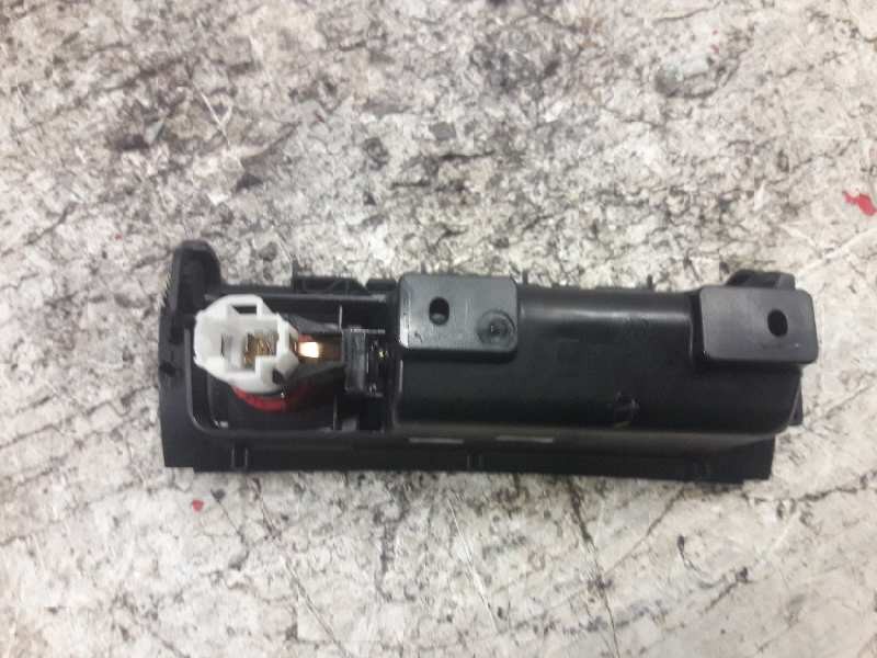 Recambio de cenicero para volkswagen passat berlina (3c2) highline referencia OEM IAM 3C0863284 3C0857961 918220100