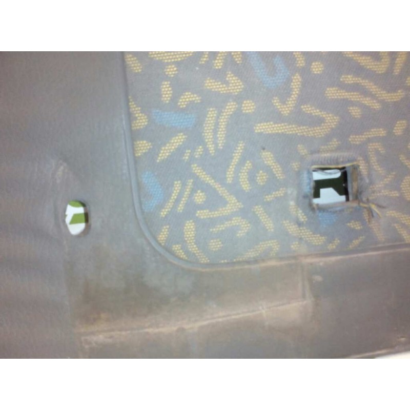 Recambio de guarnecido puerta delantera izquierda para renault trucks midliner m 210.12/c (205-209cv) referencia OEM IAM   