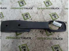Recambio de guarnecido puerta delantera izquierda para renault trucks midliner m 210.12/c (205-209cv) referencia OEM IAM 5010227