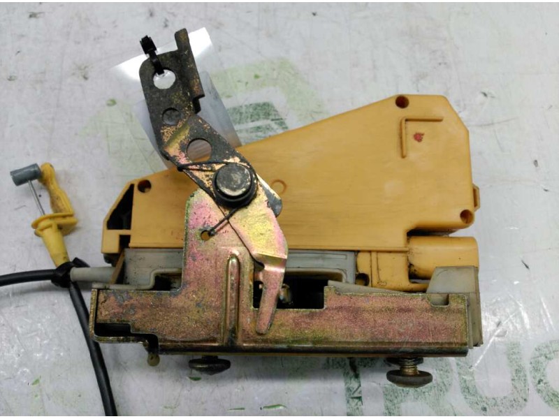 Recambio de cerradura puerta trasera izquierda para ford orion celebration referencia OEM IAM 6894358  