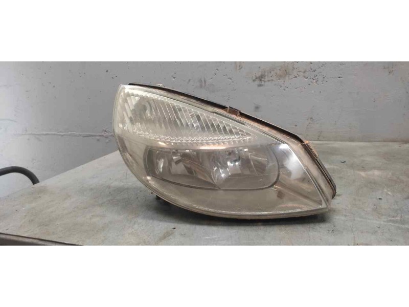 Recambio de faro derecho para renault scenic ii 1.5 dci diesel referencia OEM IAM   