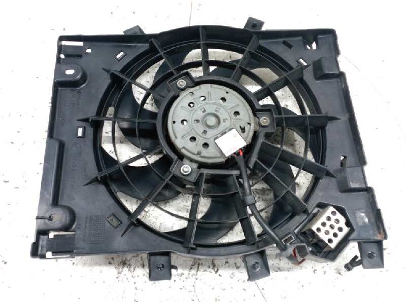 Recambio de electroventilador radiador aire acondicionado para opel astra gtc cosmo referencia OEM IAM 13132559 0130303960 BOSCH