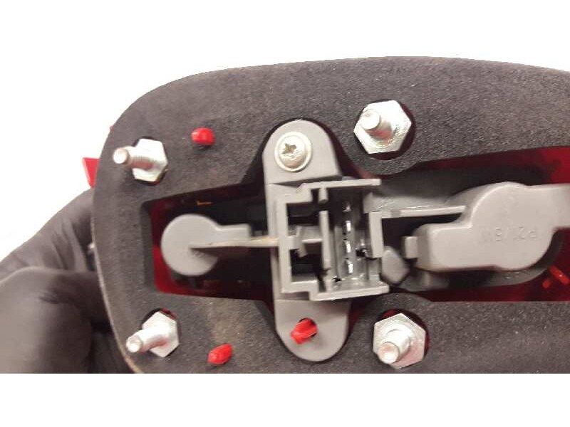 Recambio de piloto trasero derecho para alfa romeo 147 (190) 1.9 jtd 120 collezione referencia OEM IAM   