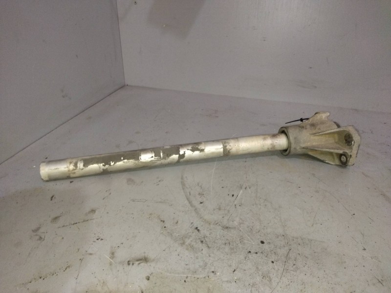 Recambio de soporte guardabarros trasero para renault premium lander 10.8 diesel referencia OEM IAM 7401079959  