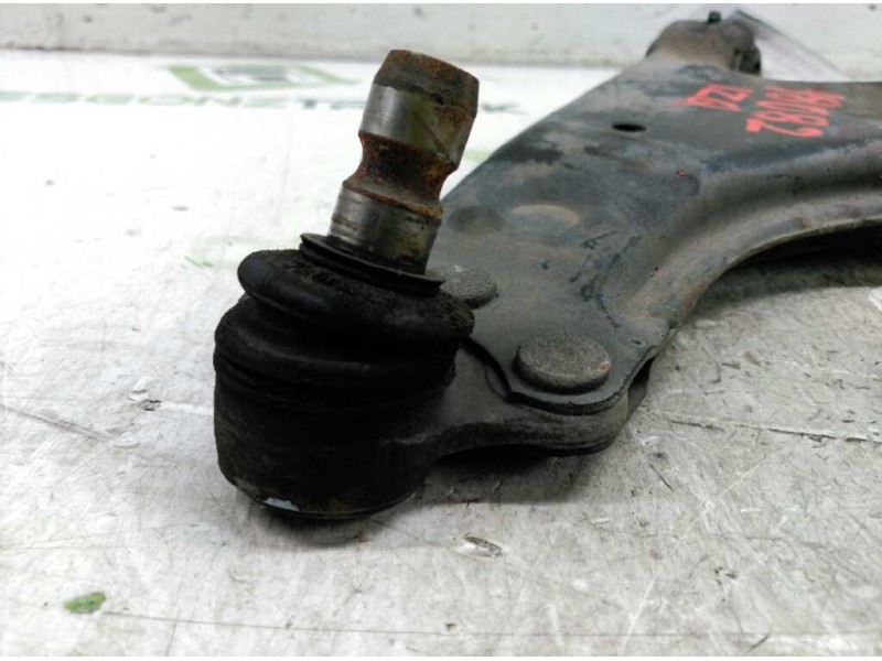 Recambio de brazo suspension inferior delantero izquierdo para opel zafira a blue line referencia OEM IAM 24428208  