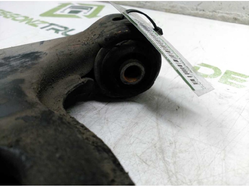 Recambio de brazo suspension inferior delantero izquierdo para opel zafira a blue line referencia OEM IAM 24428208  