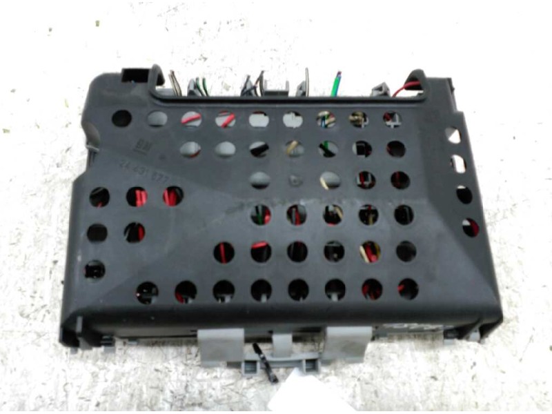 Recambio de caja reles / fusibles para opel zafira a blue line referencia OEM IAM 6238019  